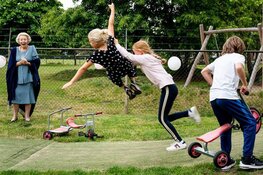 Prinses Beatrix opent 13e editie Buitenspeeldag