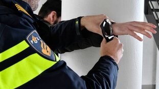 2 verdachten in onderzoek beschoten auto aangehouden