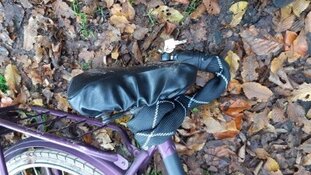 Politie zoekt identiteit eigenaresse fiets