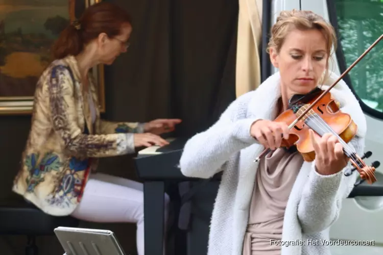 Hoe Het Voordeurconcert van ons Corona jaar een feestje maakte