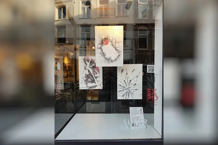 Mini-expositie rubbings van Ineke van Engelen ' I was here I, II en II"