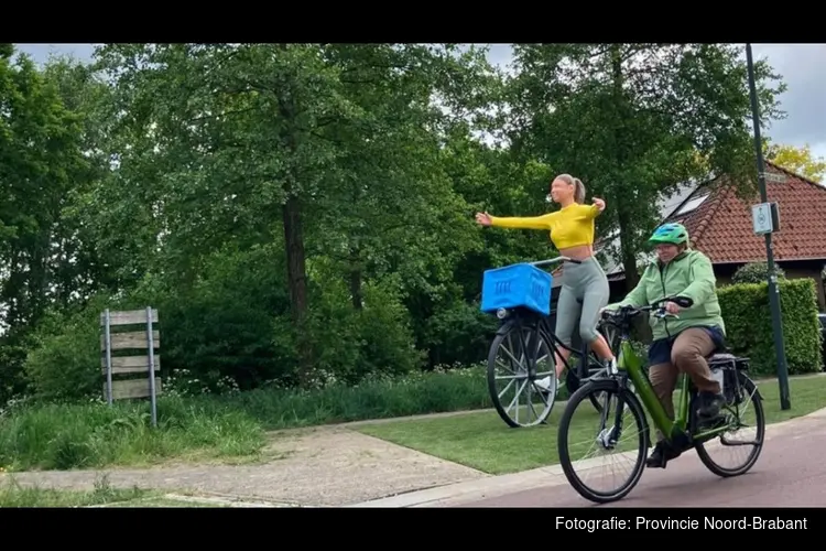 Kunstwerk Florentijn Hofman aan snelfietsroute F50 bij Veghel onthuld