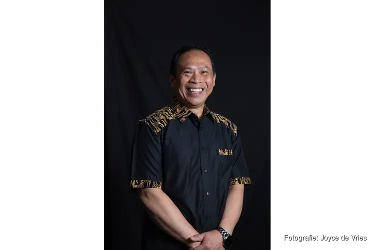 Yana Sutrisna uit Den Bosch geportretteerd in Makanologie – nieuw boek over 55 jaar Indonesische chefs in Nederland