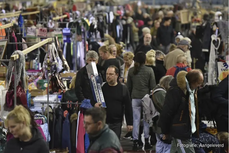Super Snuffelmarkt in Autotron Rosmalen op zondag 1 maart
