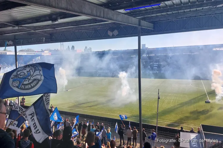 FC Den Bosch verspeelt voorsprong en verliest van Almere City FC