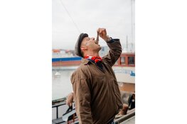Hollandse Nieuwe 2026 officieel goedgekeurd: nieuwe generatie geeft startsein voor haringseizoen