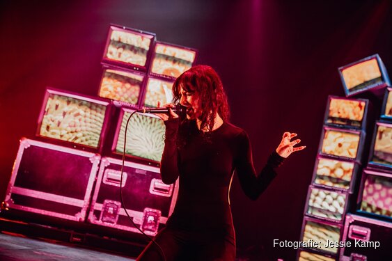 LAKSHMI maakt van haar nieuwe show een samenhangend kunstwerk