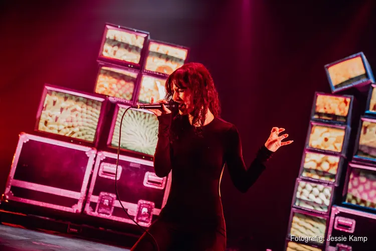 LAKSHMI maakt van haar nieuwe show een samenhangend kunstwerk